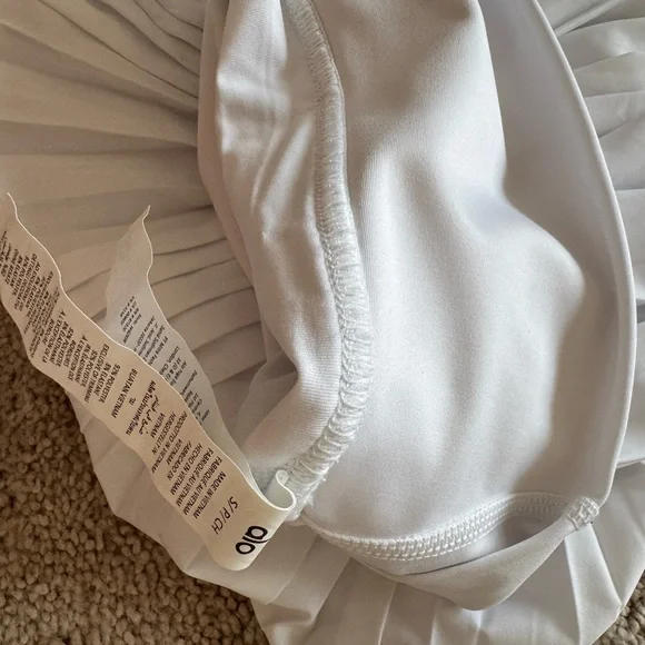 ALO Yoga White Pleated Skater Skirt - Picture 3 of 5